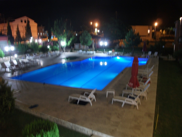 Imagen de la piscina del Samdan Thermal Hotel. Foto 14