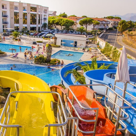 Imagen de los exteriores del San Domenico Family Hotel. Foto 5