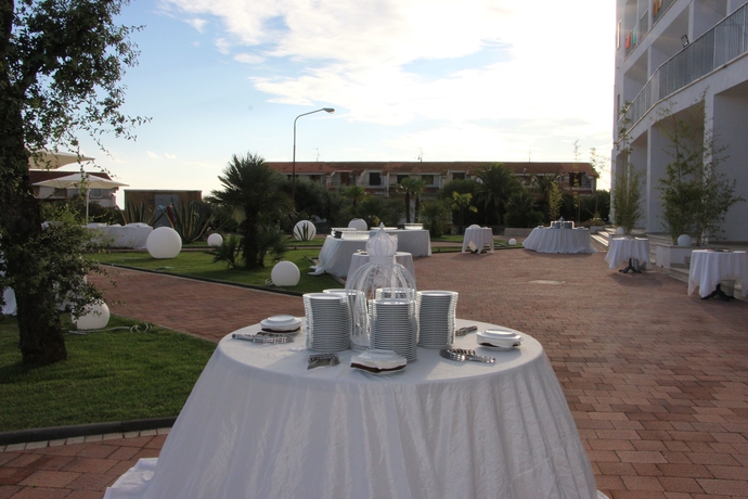 Imagen de los exteriores del San Domenico Family Hotel. Foto 8