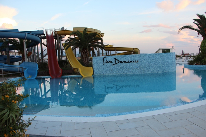 Imagen de la piscina del San Domenico Family Hotel. Foto 14