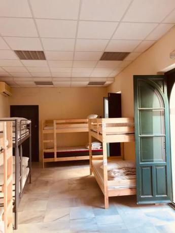 Imagen de la habitación del San Isidoro Hostel Sevilla. Foto 12