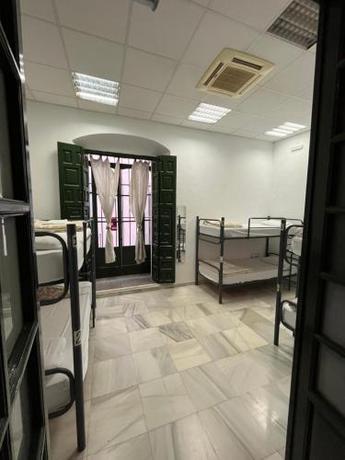 Imagen de la habitación del San Isidoro Hostel Sevilla. Foto 18