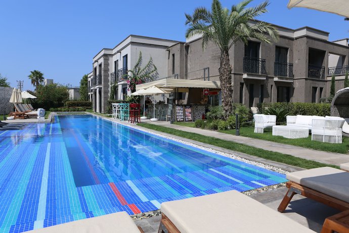 Imagen de la piscina del Sandora Boutique Hotel. Foto 18