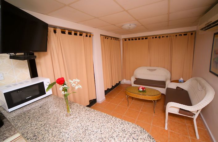 Imagen de la habitación del Sandy Beach Hotel and Resort. Foto 5