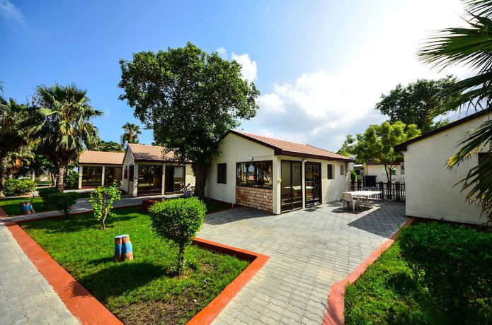 Imagen de la habitación del Sandy Beach Hotel and Resort. Foto 13