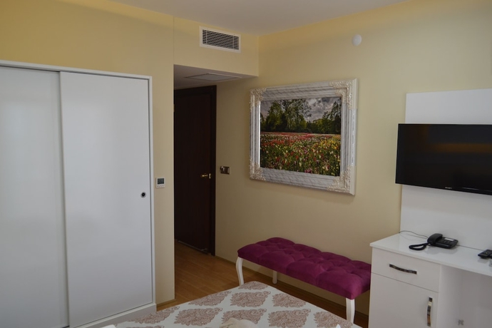 Imagen de la habitación del Sanli Hotel. Foto 7