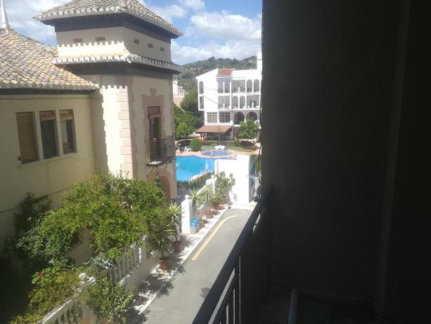 Imagen de los exteriores del Santiago, Lanjar&oacute;n ( Alpujarra ). Foto 6