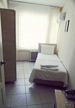 Imagen de la habitación del Saral Hotel. Foto 5
