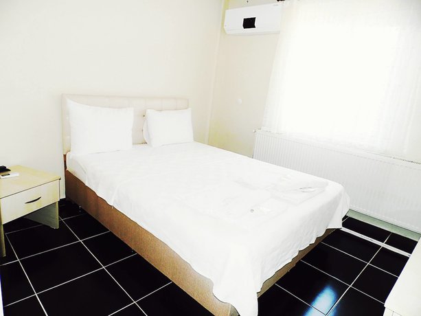 Imagen de la habitación del Saral Hotel. Foto 9