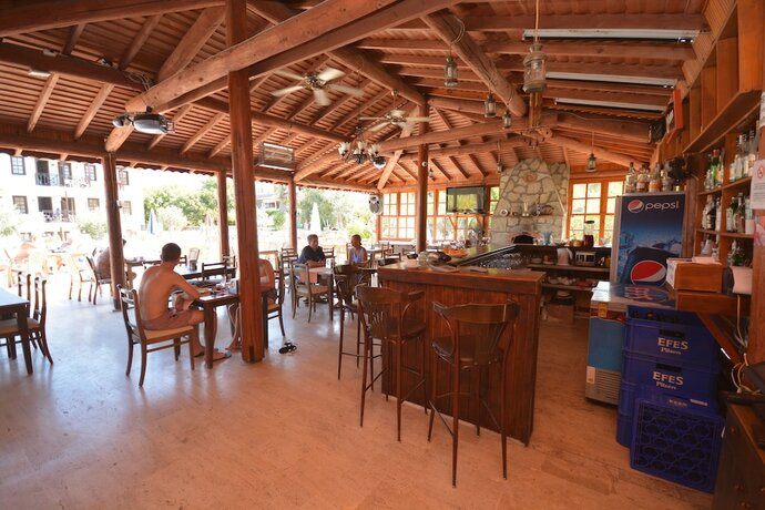 Imagen del bar/restaurante del Saray Hotel, &Ouml;l&uuml;deniz. Foto 17