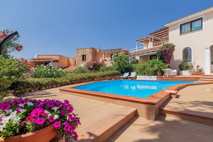 Imagen de la piscina del Sardinia Blu Residence. Foto 18