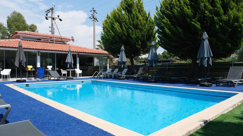 Imagen de la piscina del Sardunya Hotel, FETHIYE. Foto 17