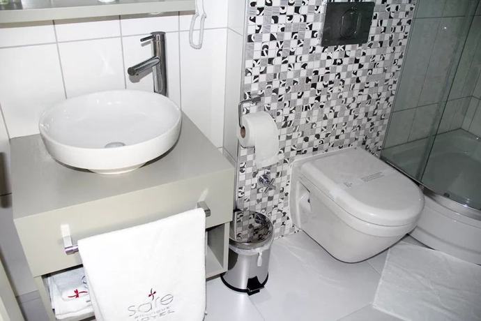 Imagen de la habitación del Sare Hotel. Foto 18