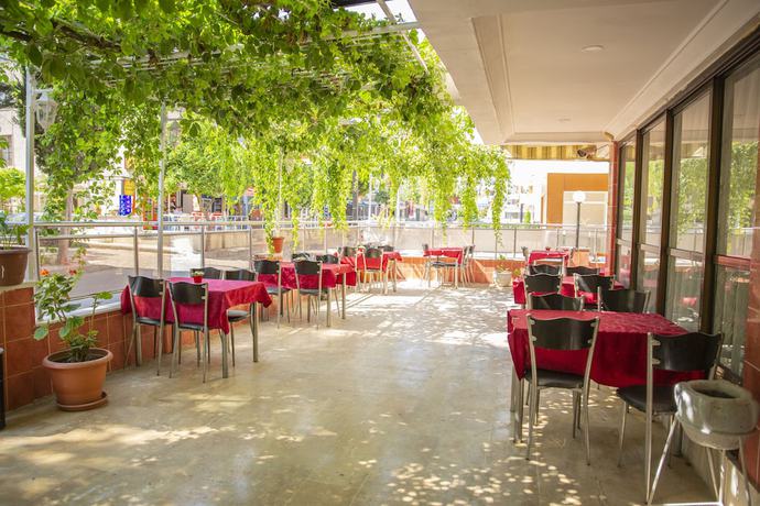 Imagen del bar/restaurante del Sarıkaya Hotel. Foto 4