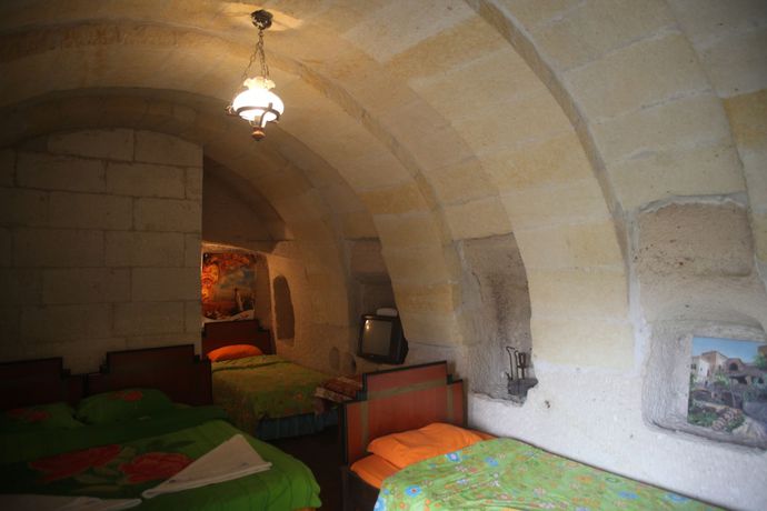 Imagen de la habitación del Sato Cave Hotel. Foto 17