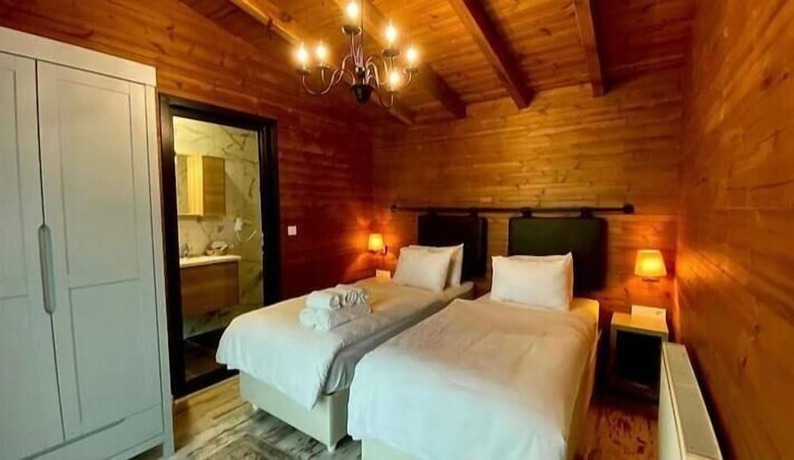 Imagen general del &Scaron;uma Disanje Hotel. Foto 2