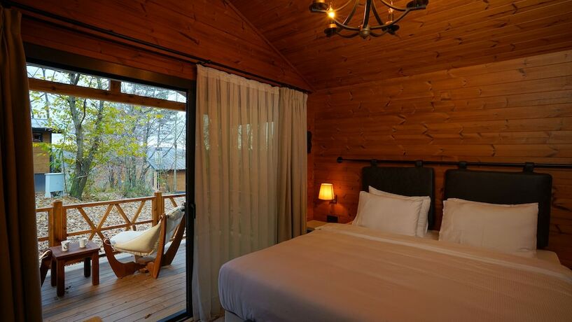 Imagen general del &Scaron;uma Disanje Hotel. Foto 6
