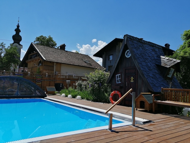 Imagen de la piscina del Schlossberghof Marzoll. Foto 19