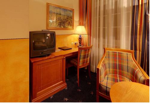 Imagen de la habitación del Schlosshotel Gr&uuml;nwald. Foto 5