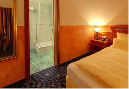 Imagen de la habitación del Schlosshotel Gr&uuml;nwald. Foto 15