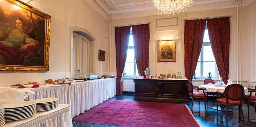 Imagen del bar/restaurante del Schlosshotel R&uuml;hst&auml;dt GARNI. Foto 2