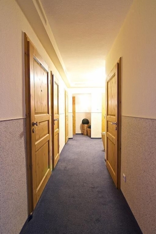 Imagen de los interiores del Sch&ouml;nfeld. Foto 12