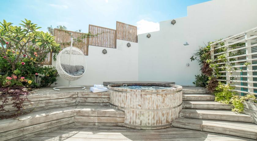 Imagen de los exteriores del Sea Executive Suites. Foto 6