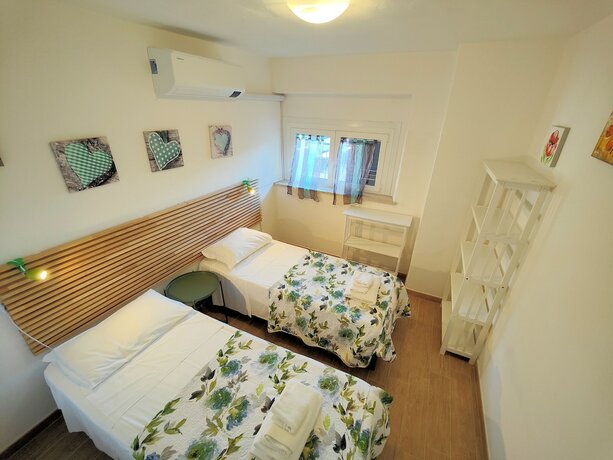Imagen general del Sea view and ground floor Apartments le Dune. Foto 7