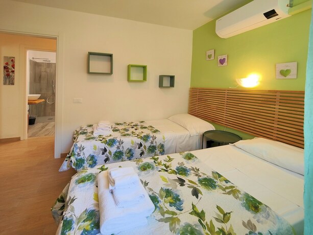 Imagen general del Sea view and ground floor Apartments le Dune. Foto 10