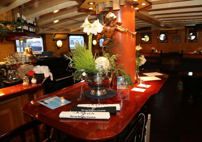 Imagen del bar/restaurante del Segelschiff J.R. Tolkien. Foto 2