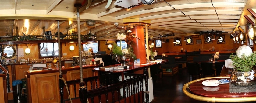 Imagen del bar/restaurante del Segelschiff J.R. Tolkien. Foto 4
