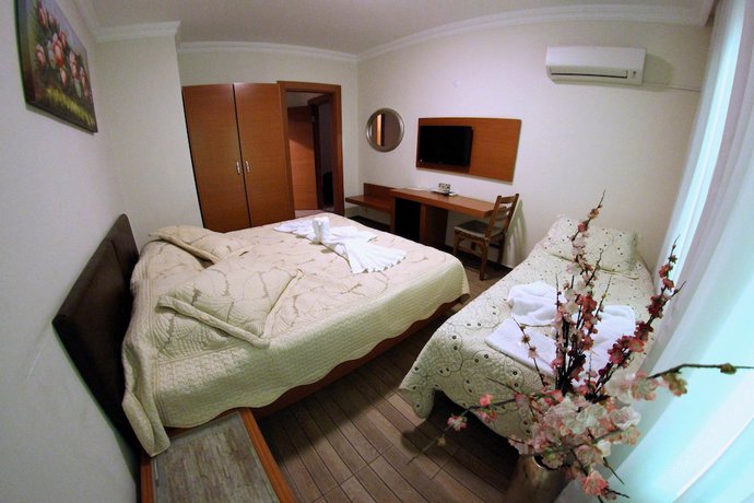 Imagen de la habitación del Selena Hotel. Foto 2