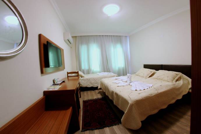 Imagen de la habitación del Selena Hotel. Foto 6