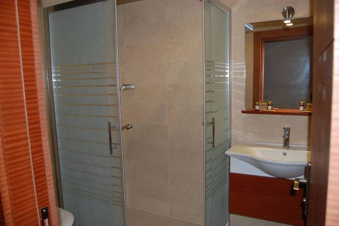 Imagen de la habitación del Selena Hotel. Foto 15