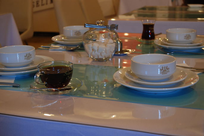 Imagen del bar/restaurante del Selimiye Hotel. Foto 3