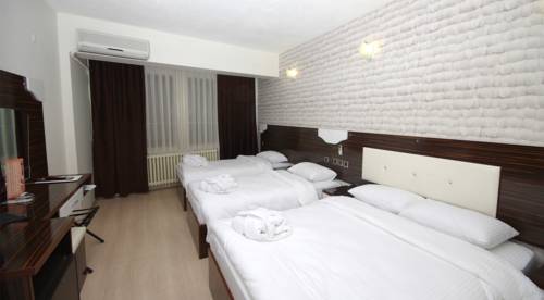 Imagen de la habitación del Sera Hotel. Foto 2