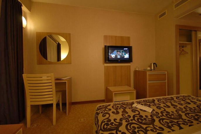 Imagen de la habitación del Serace Hotel. Foto 8