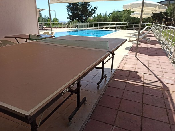 Imagen de la piscina del Sercan Apart Hotel. Foto 17