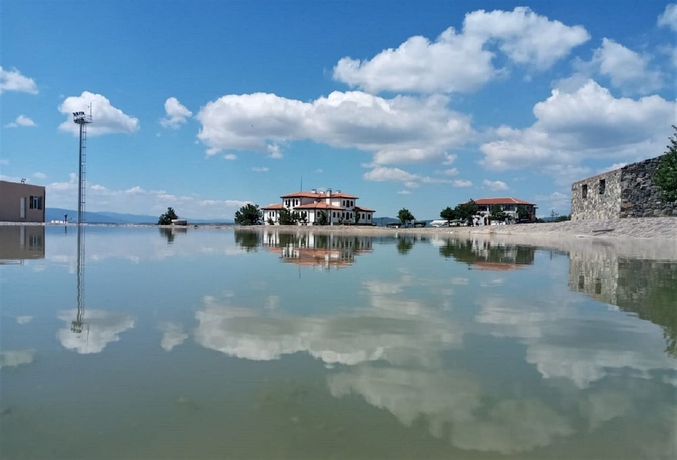 Imagen general del Serife Baci Ogretmenevi Doga Kultur Koyu. Foto 1