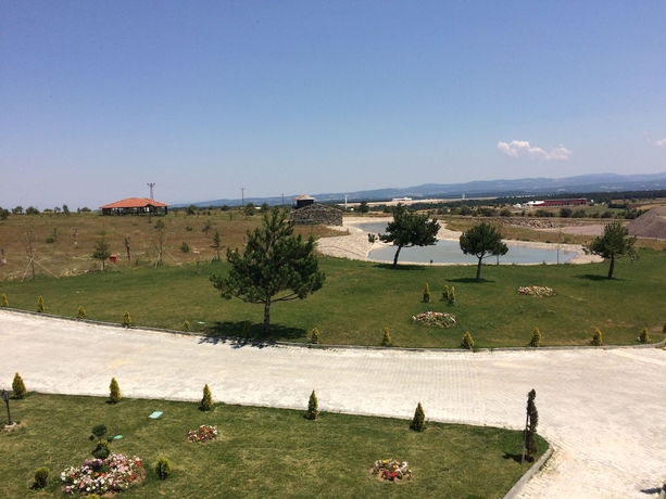 Imagen general del Serife Baci Ogretmenevi Doga Kultur Koyu. Foto 2