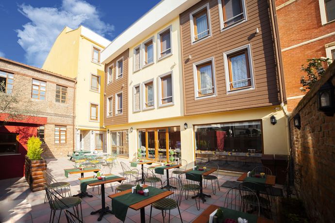 Imagen general del Set Ozer Hotel. Foto 1