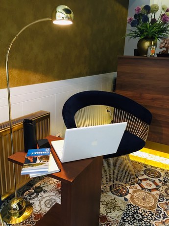 Imagen de los interiores del Set Ozer Hotel. Foto 19