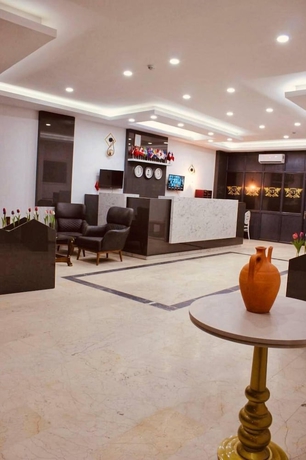 Imagen de los interiores del Seta Park Hotel. Foto 9
