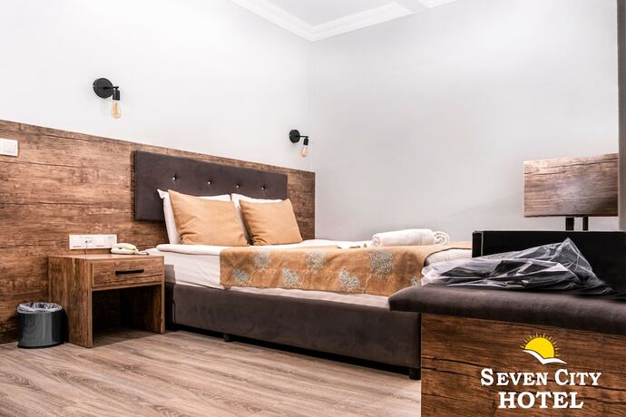 Imagen de la habitación del Seven City Hotel. Foto 13