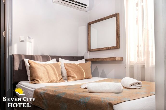 Imagen de la habitación del Seven City Hotel. Foto 16