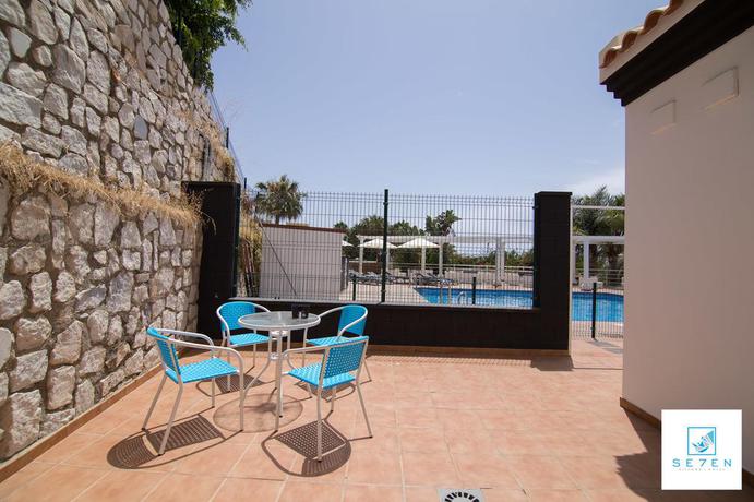 Imagen de los exteriores del Seven Village. Foto 11