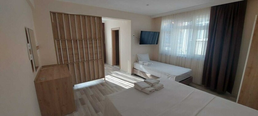 Imagen de la habitación del SeventyFour Hotel. Foto 19