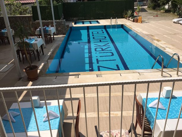 Imagen de la piscina del Shah Sultan Ozturk Hotel. Foto 20