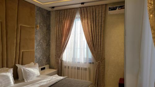 Imagen general del Shedevr Plaza Navoiy. Foto 11