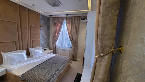 Imagen general del Shedevr Plaza Navoiy. Foto 12